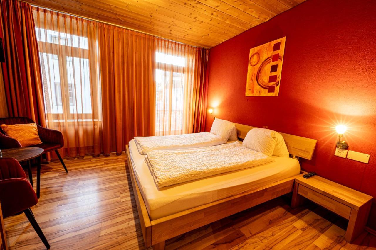 Curuna Hotel-Garni B&B Скуоль Экстерьер фото
