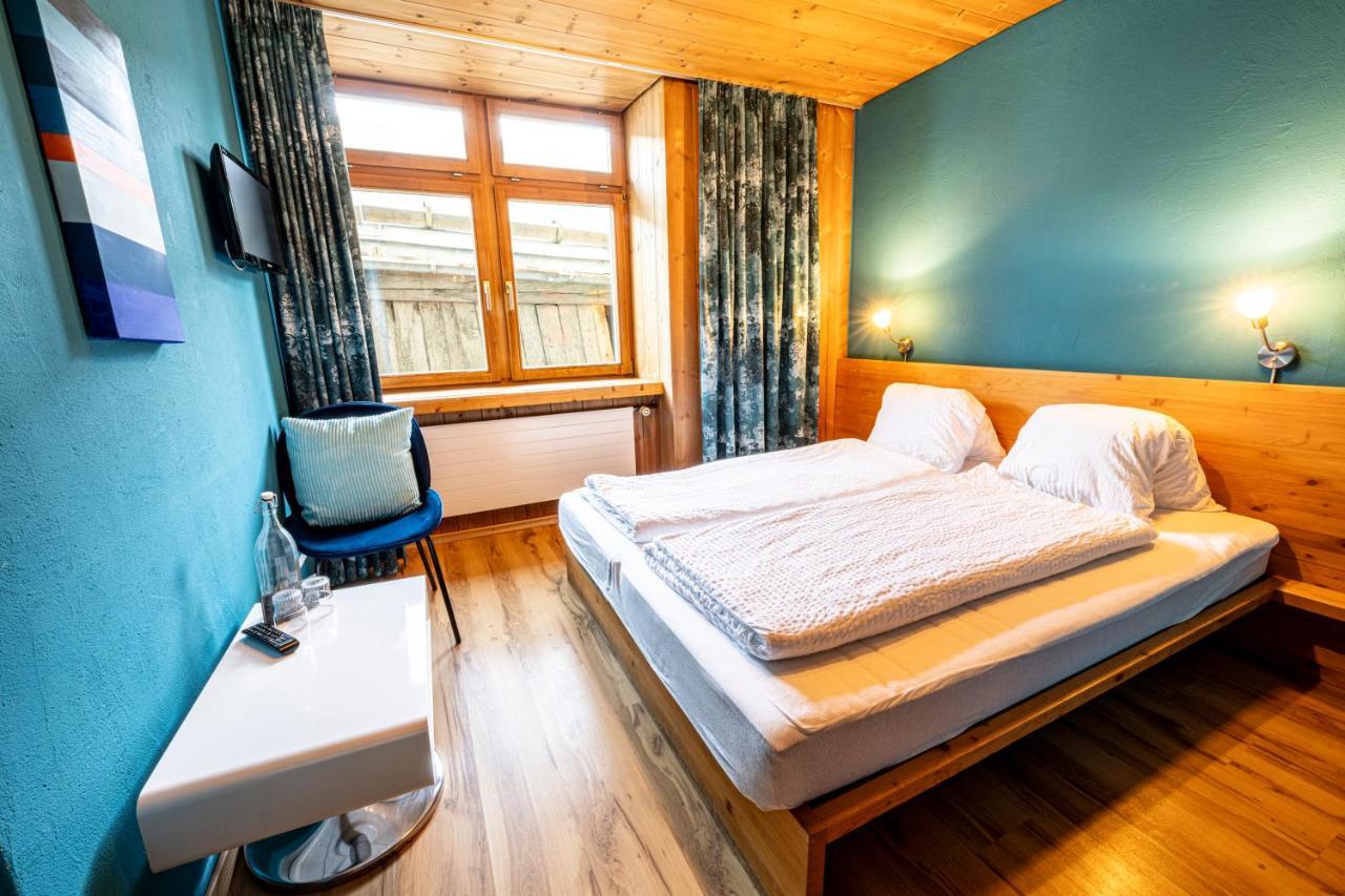 Curuna Hotel-Garni B&B Скуоль Экстерьер фото