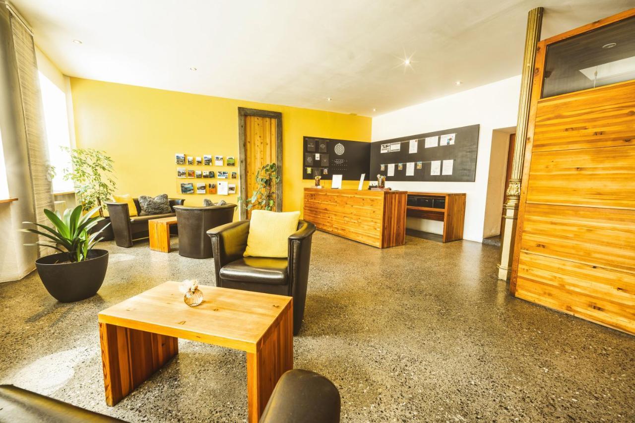Curuna Hotel-Garni B&B Скуоль Экстерьер фото