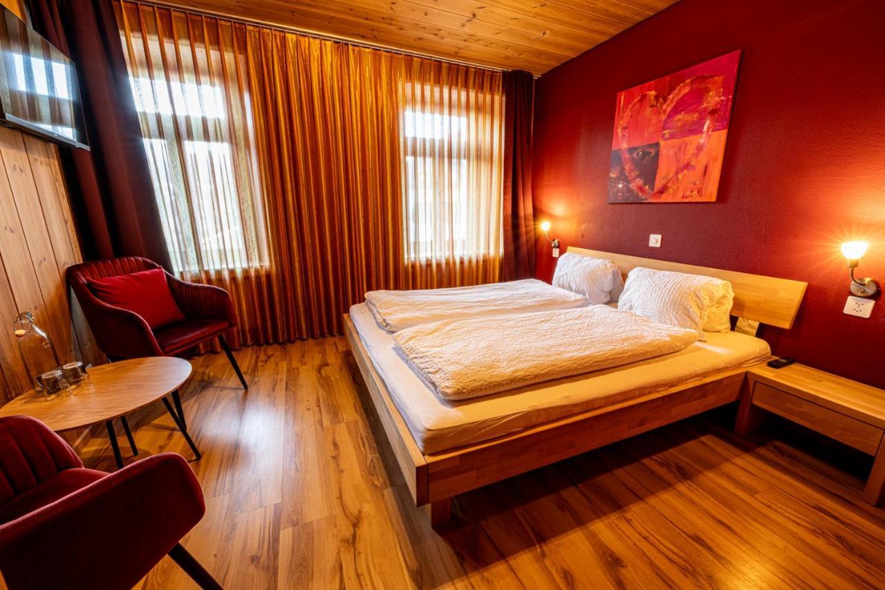 Curuna Hotel-Garni B&B Скуоль Экстерьер фото